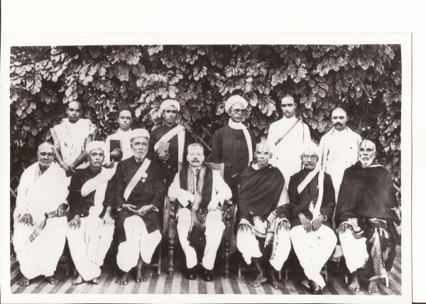 Who are these people? Picture of a number of unknown Tamil Scholars