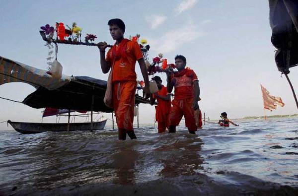 B_Id_406814_kawadiyan-walking