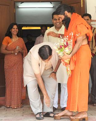 baba-ramdev-nitin-gadkari
