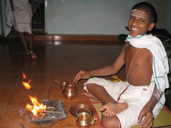 Brahmin_boy_ritual