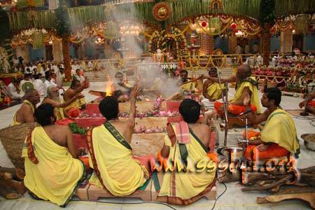 Homam in front of Sayeeshwara