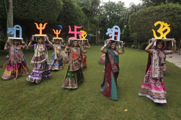 B_Id_425986_Dancers_