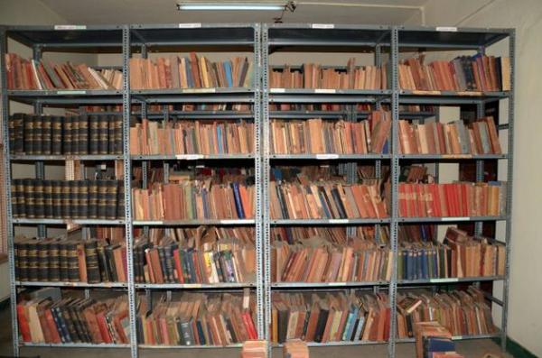 05FRLIBRARY8_UVS_1507555g (1)