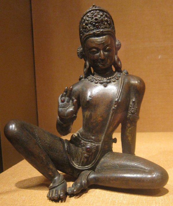 Gilt_copper_statue_of_Indra_nepal