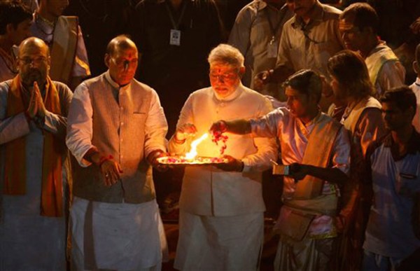 modi-aarti-1_051814120309
