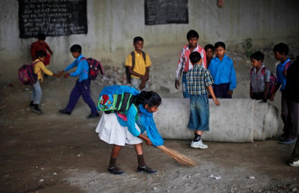 school_under_bridge_02