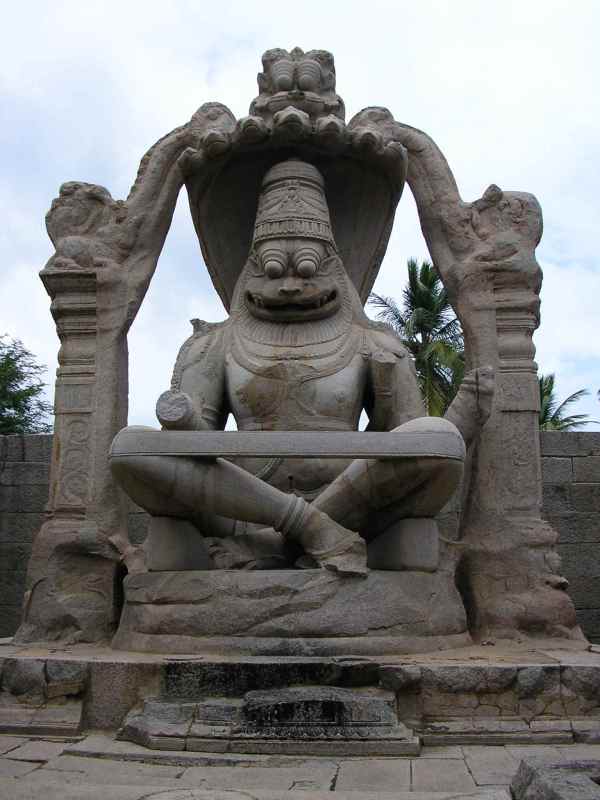 LAKSHMI-NARASIMHA_statue_at_Hampi