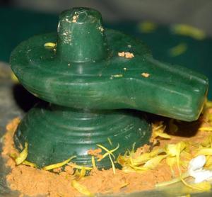 thirukkaravasal maragatha linga