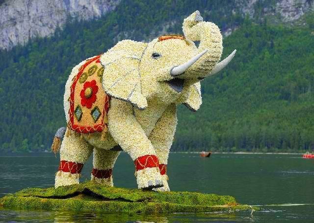 36 FT TALL DUTCH FLOWER ELEPHANT