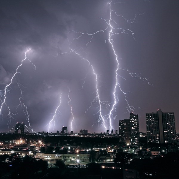 தண்டர், இடி மின்னல்