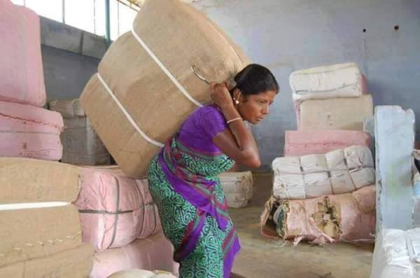 bags on back of women