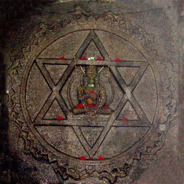 This image has an empty alt attribute; its file name is 8eb67-hanuman2bin2bstar.jpg